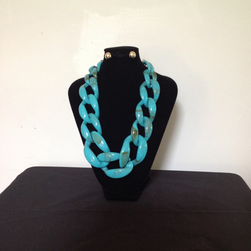 Faux Turquoise Link Necklace w/ earrings